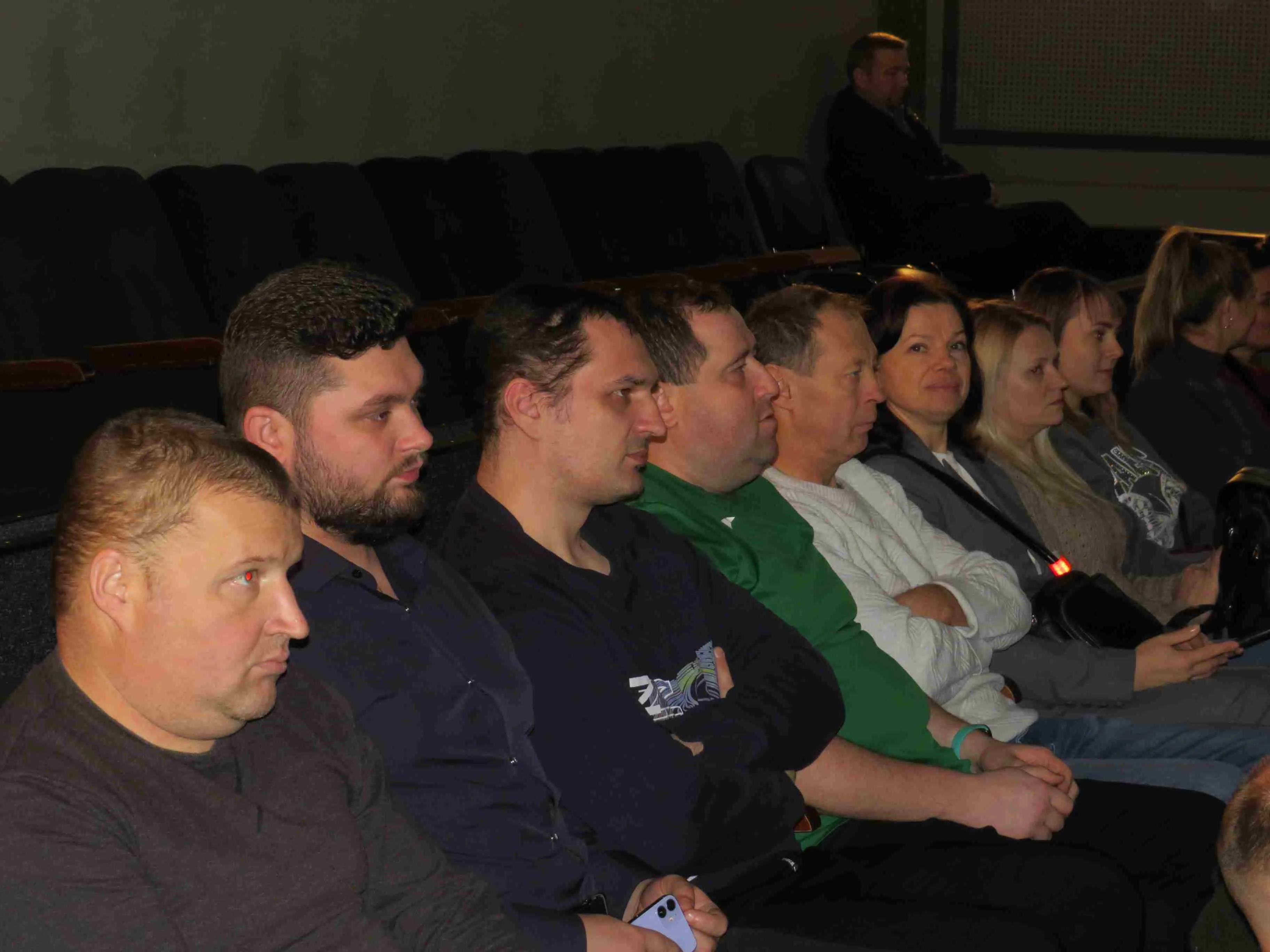 Заводчане в числе первых на премьере х/ф «Переломный момент» 