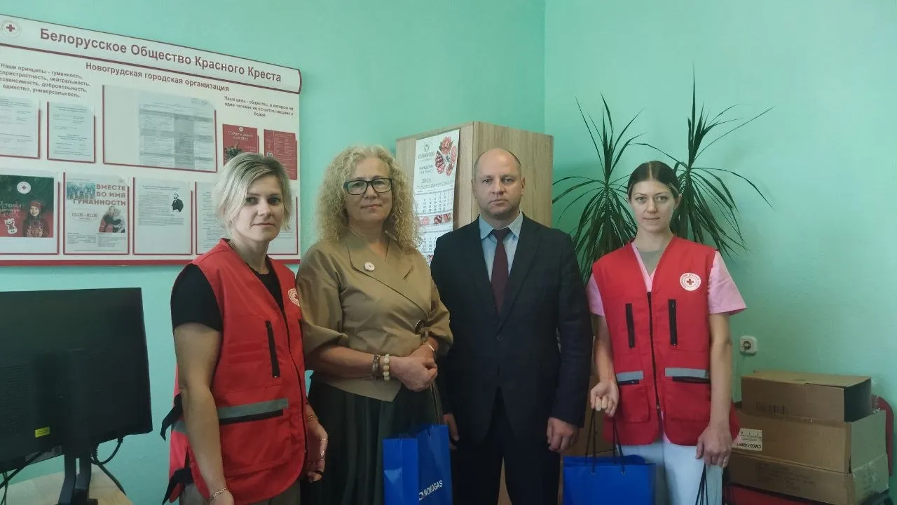 🎒 Спешим делиться добром: ОАО «НЗГА» поддерживает акцию «Соберём детей в школу»!