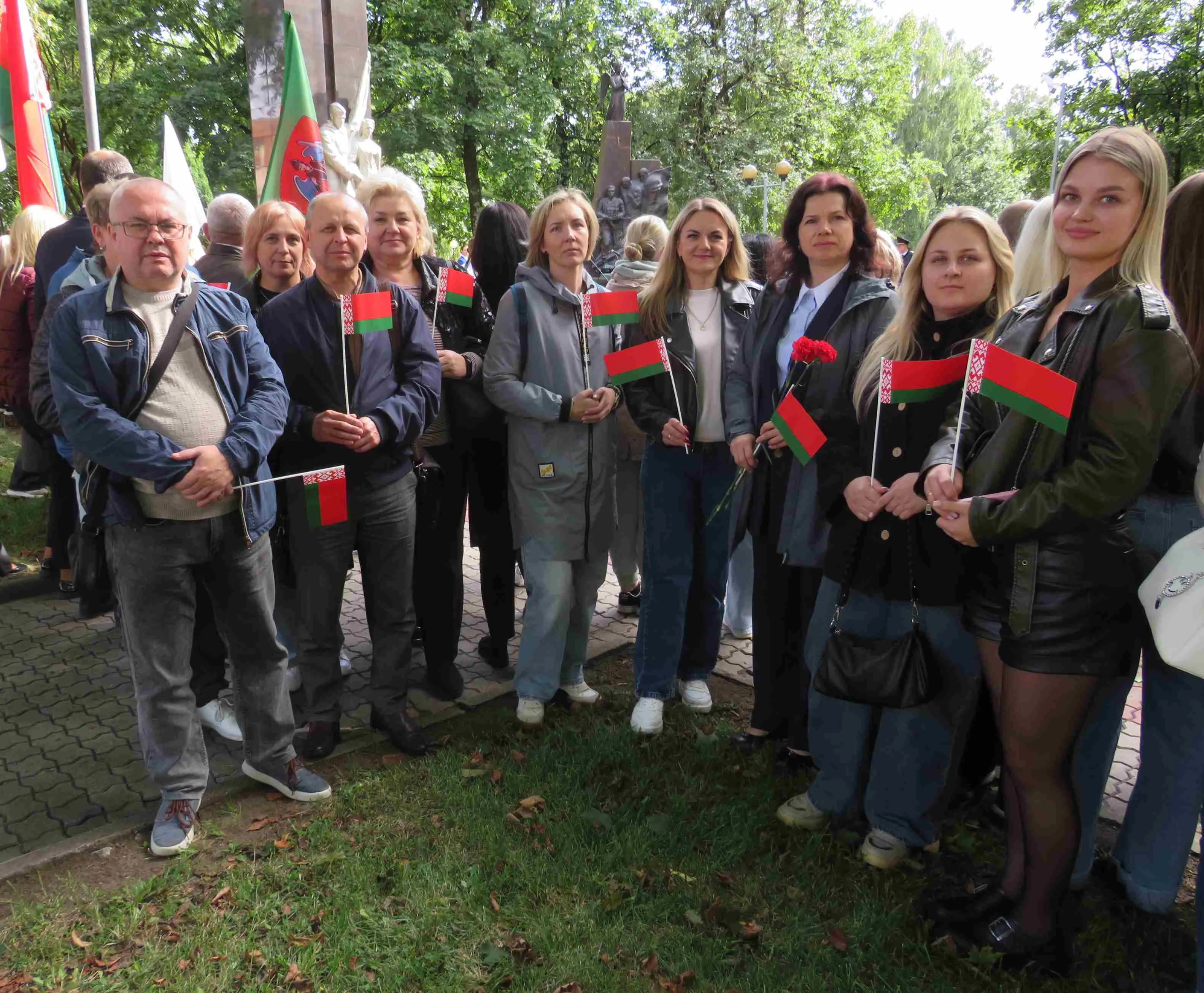 Трудовой коллектив ОАО «НЗГА» принял участие в мероприятиях, приуроченных ко Дню народного единства