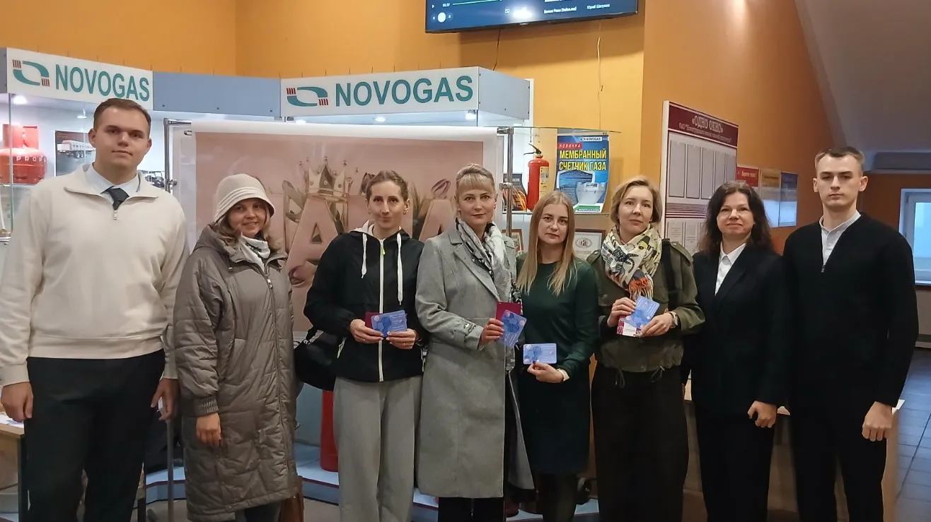 🌸 С праздником, дорогие мамы! Утро на ОАО «НЗГА» началось с сюрпризов