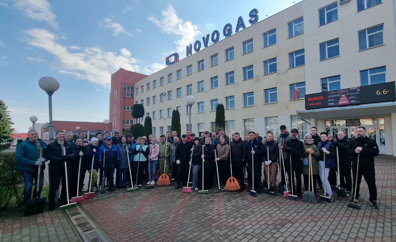 💪Дружно вышли на субботник — поработали добротно!